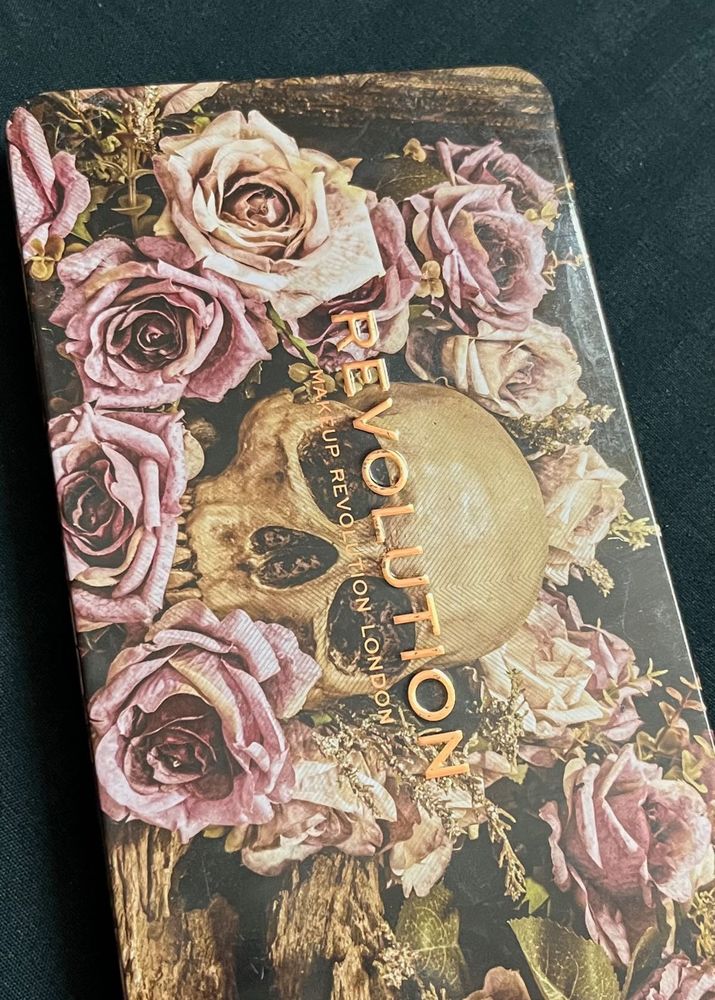 ❗️Rare❗️Makeup Revolution Eyeshadow Palette