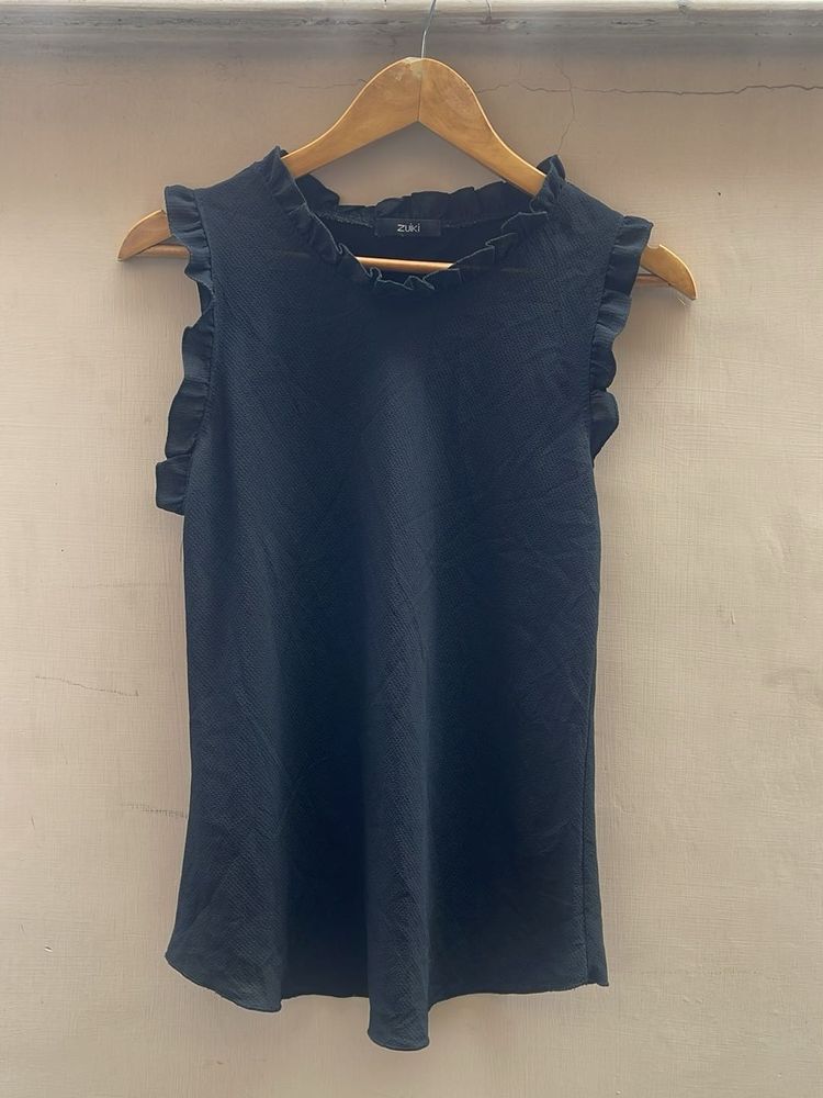 Chic Black Ruffled Sleeveless Top