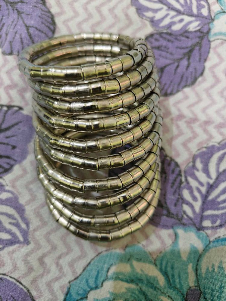 Silver Tone Bangle Set
