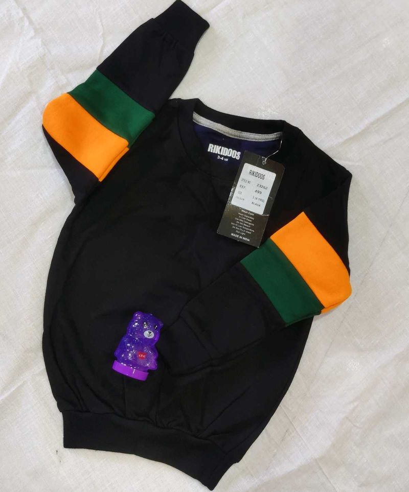 Rikidoos Black Sweatshirt with Striped Sleeves
