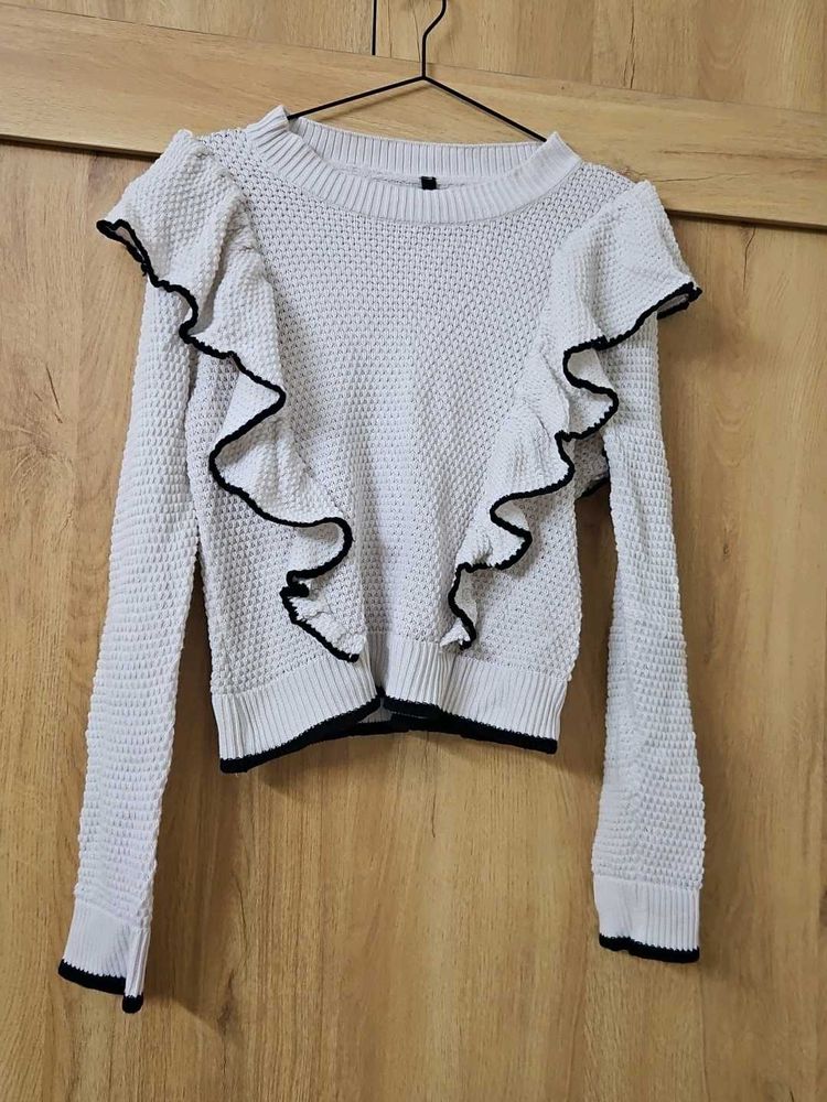 Chic White Ruffle Knit Sweater