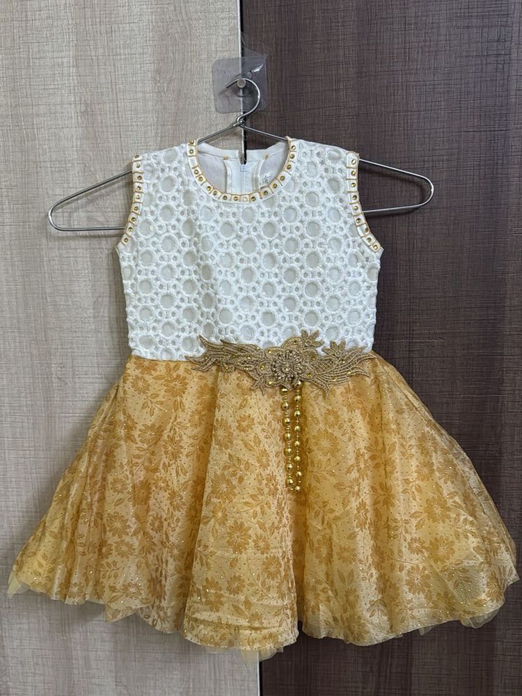 Party Wear Frock Of Size 20