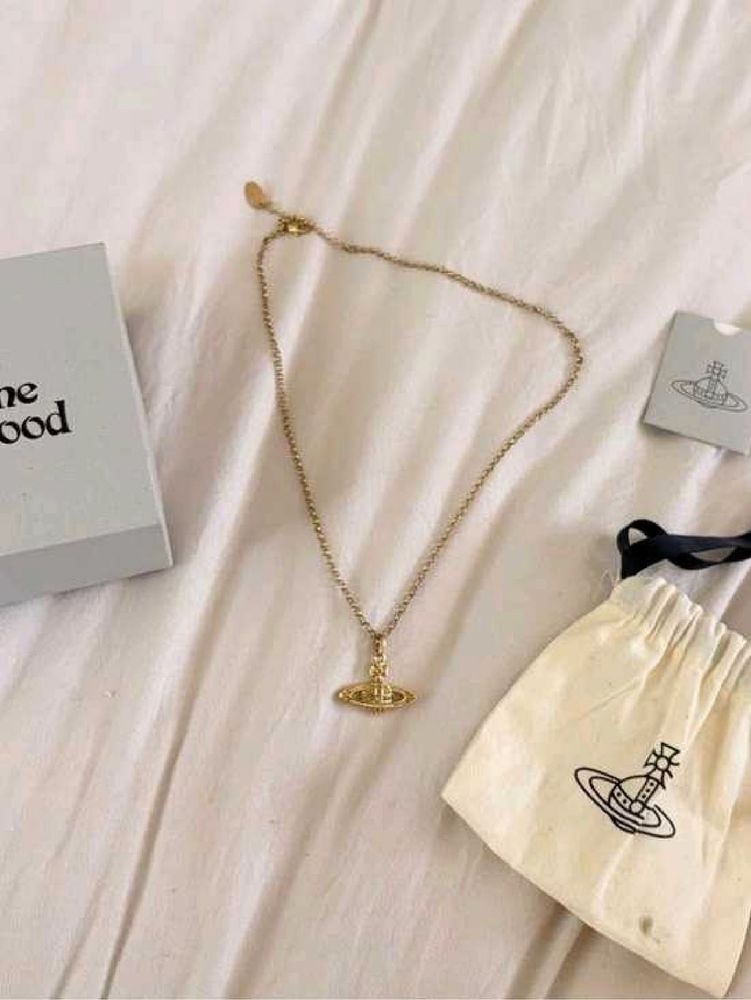 Vivienne Westwood dupe necklace