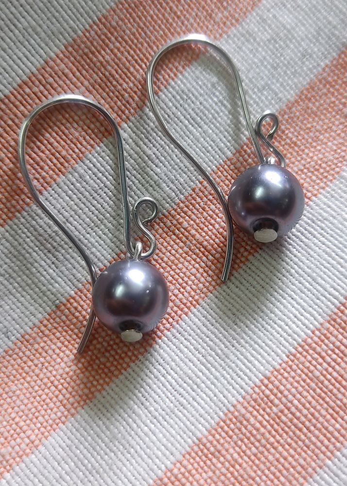 Grey Pearl Earring