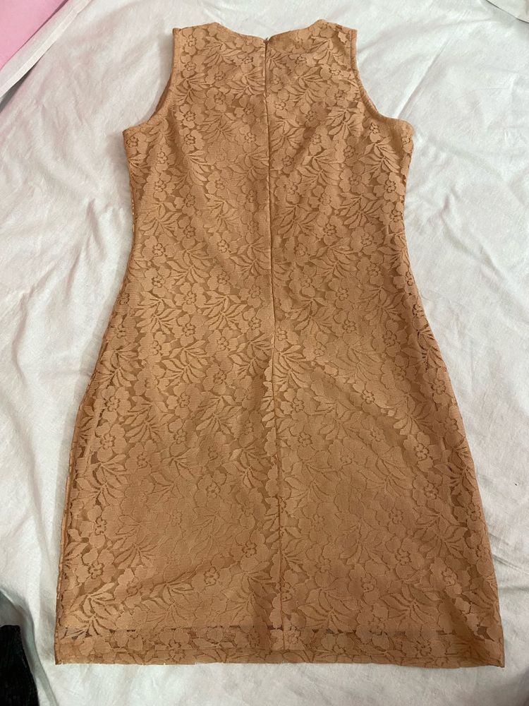 Elegant Lace Sheath Dress