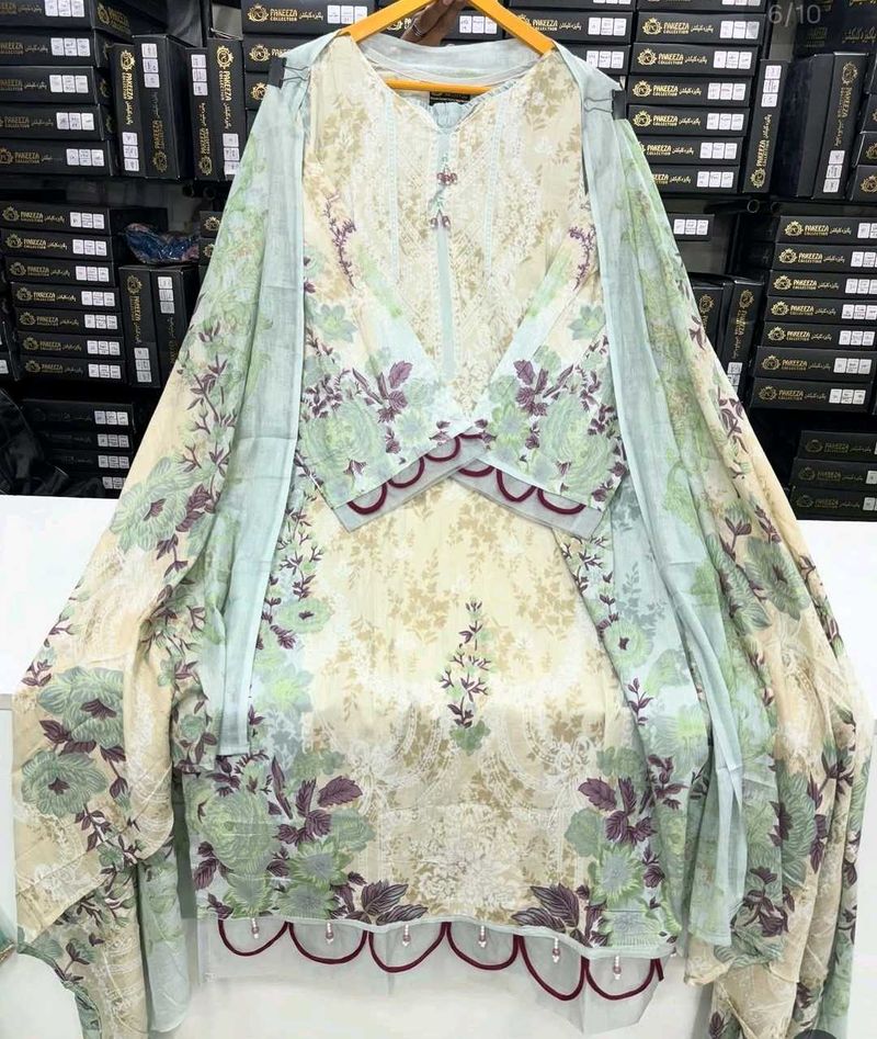 Grab Fast Sale😱😱Pakistani suits Avai