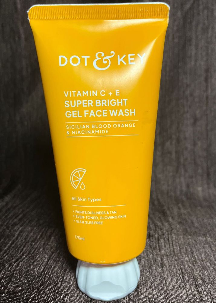 Dot &amp; Key Vitamin C + E Face Wash