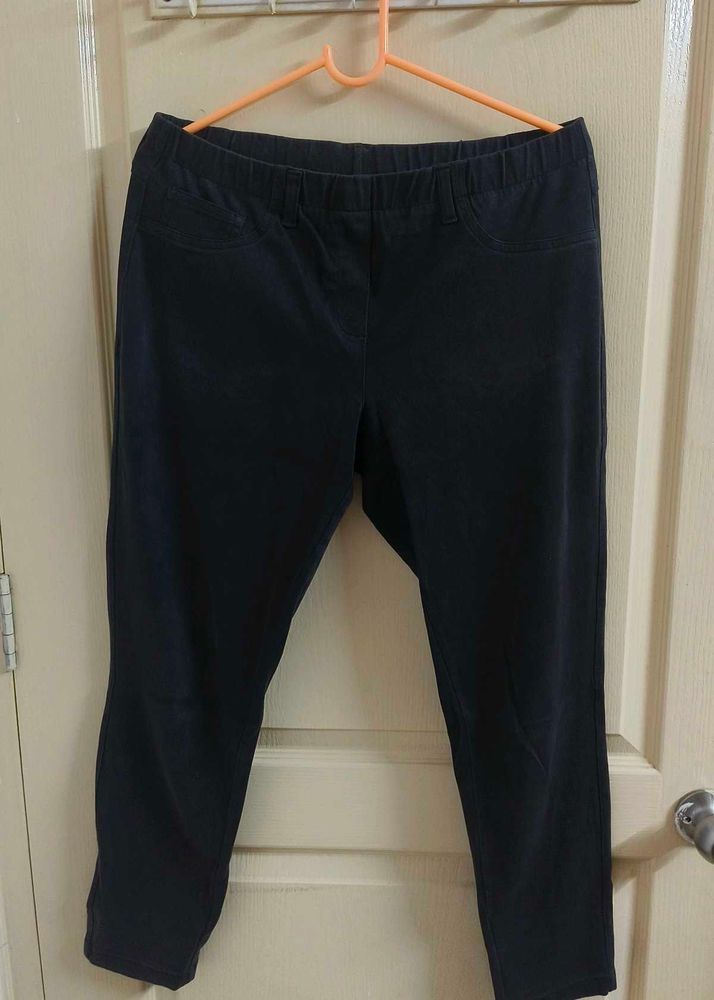 Comfortable Black Cropped Jeggings