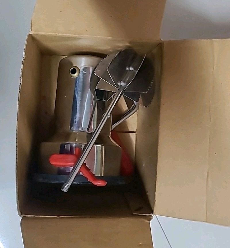 Coconut Scraper