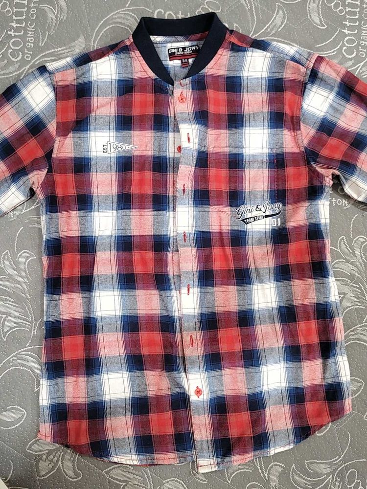Men's Plaid Button-Up Shirt
