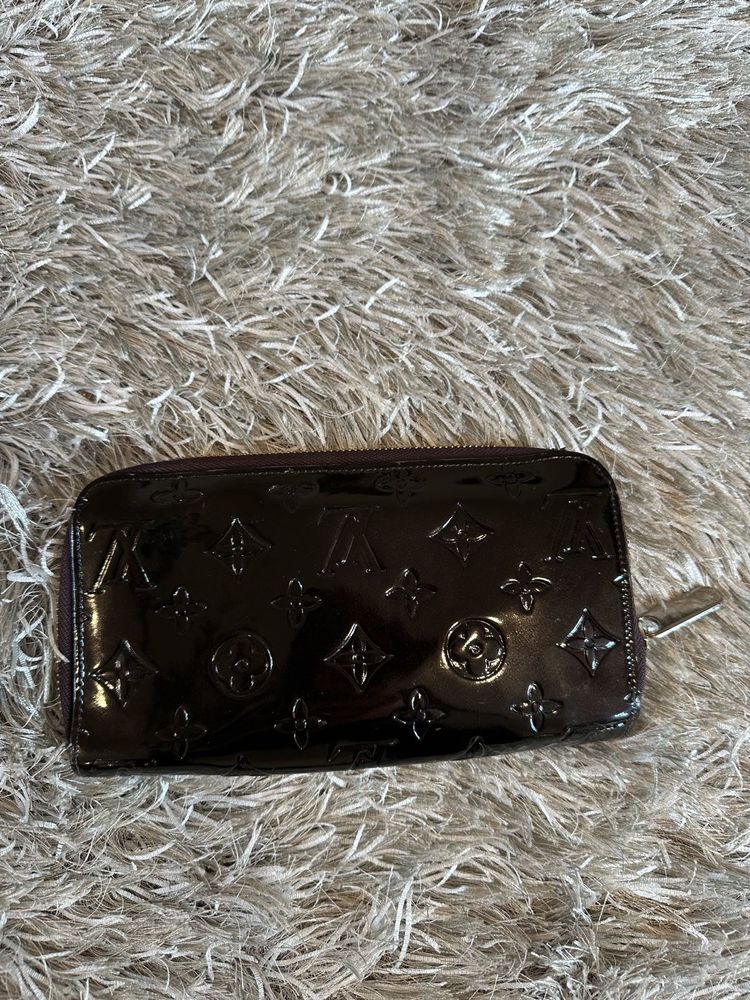 Louis vuitton Elegant Monogrammed Patent Leather W