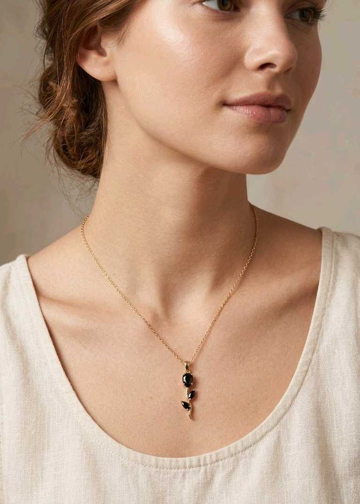 Elegant Black Stone Pendant Necklace