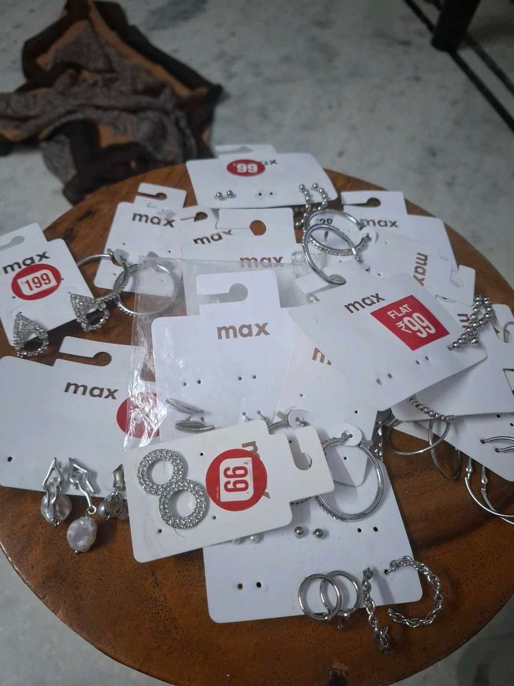 Max Earrings Collection