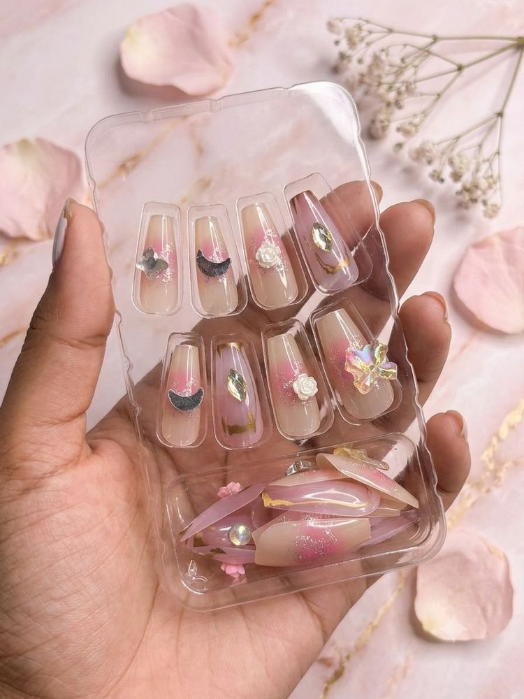 ✨🧚🏻‍♀️Whimsical 🧚🏻‍♀️Press-On Nails 💅