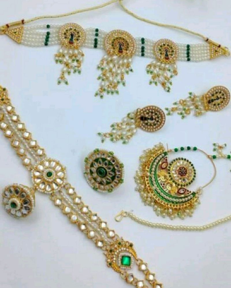 Famous Jewellery Set