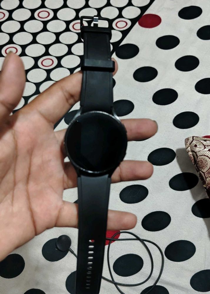 Smartwatch - Sleek Black Design
