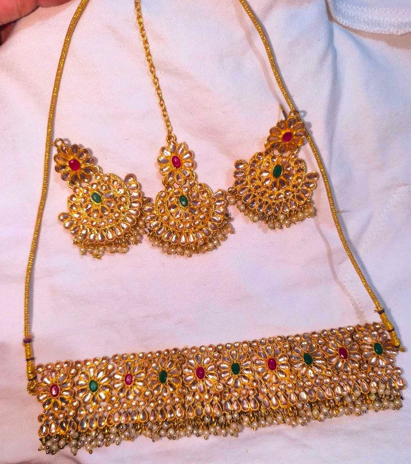 Beautiful chicks set...