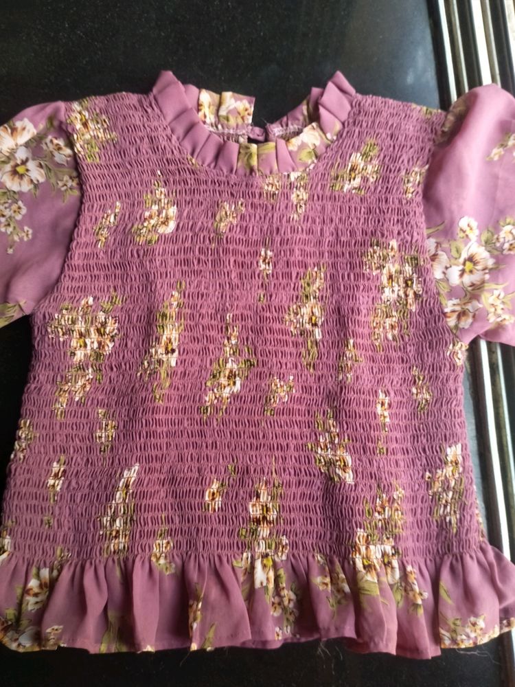 NEW FUNKY CROP TOP WITH PUFFY SLEEVES