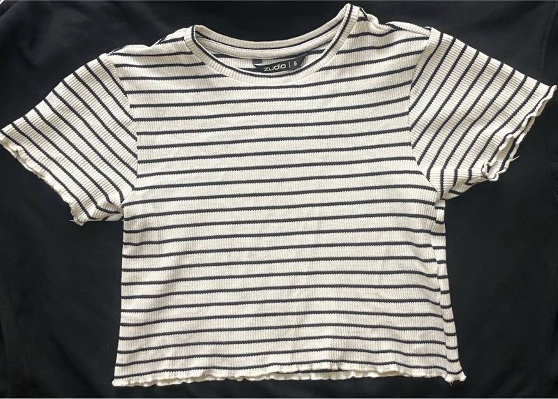 Striped Black &amp; White Ribbed Fitted T-Shirt.