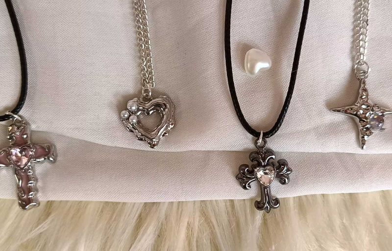 ~`Dainty Necklaces °