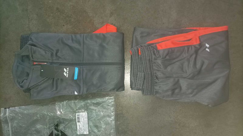 Nivia Gary Tracksuit Set (M size)