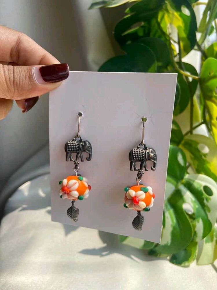 unique elephant lampwork earrings handmade