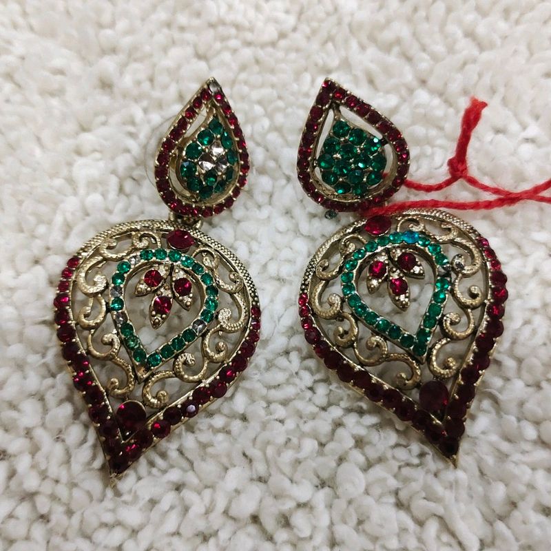 Stone earing