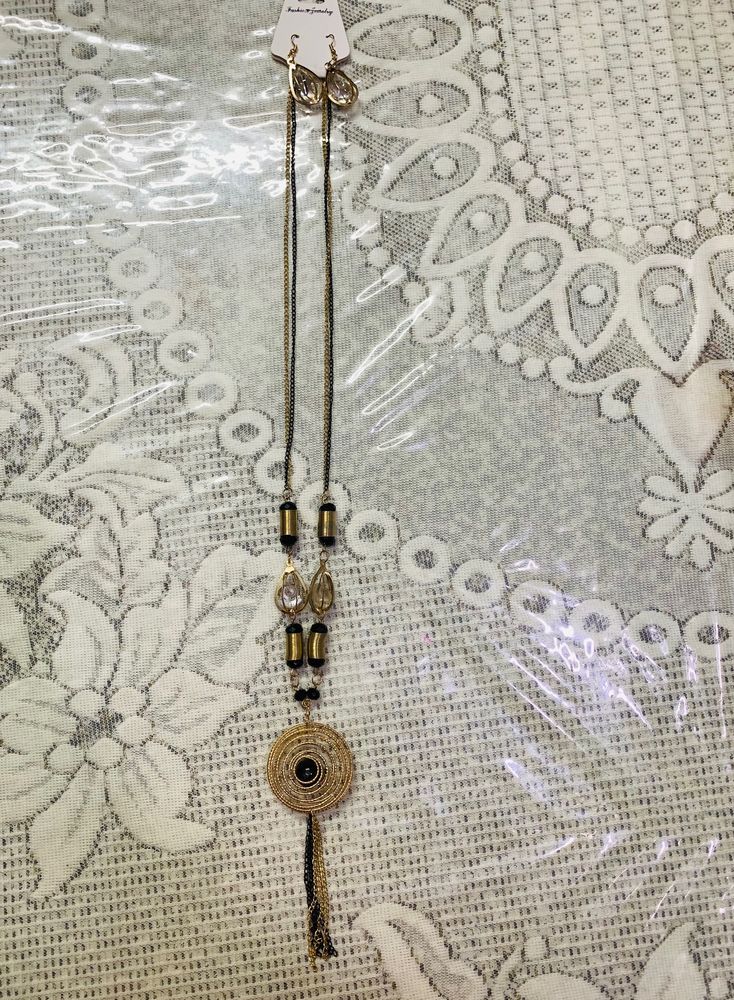 Neckpiece with earring
