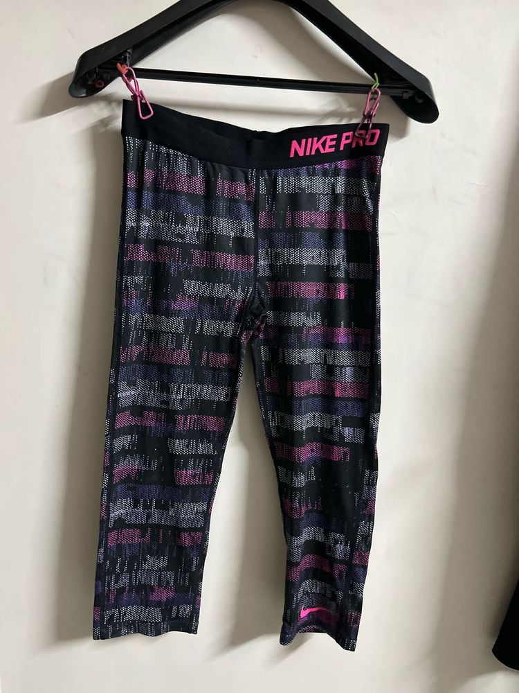 Nike Pro Capris