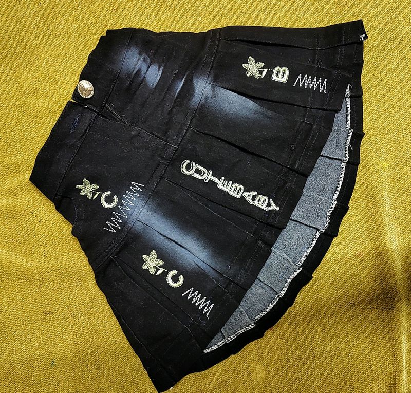 Price Drop 🌟🌲✨ Top And Denim Skirt Infant