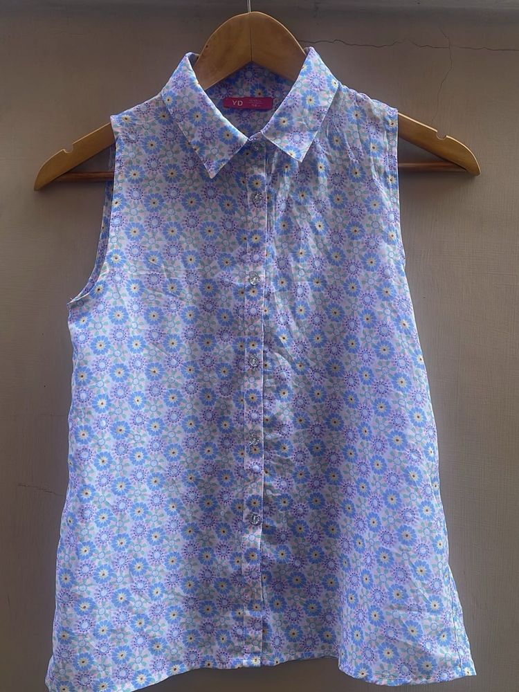 Chic Floral Sleeveless Button-Up Top