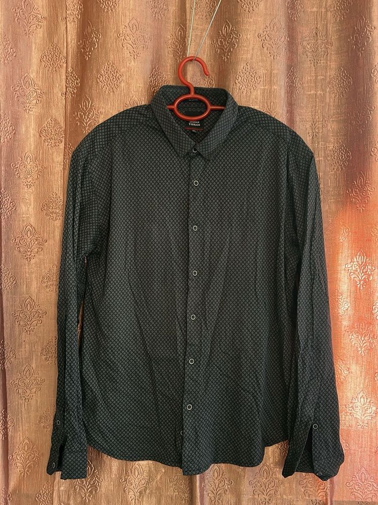 Men's Geometric Print Button-Down Shirt