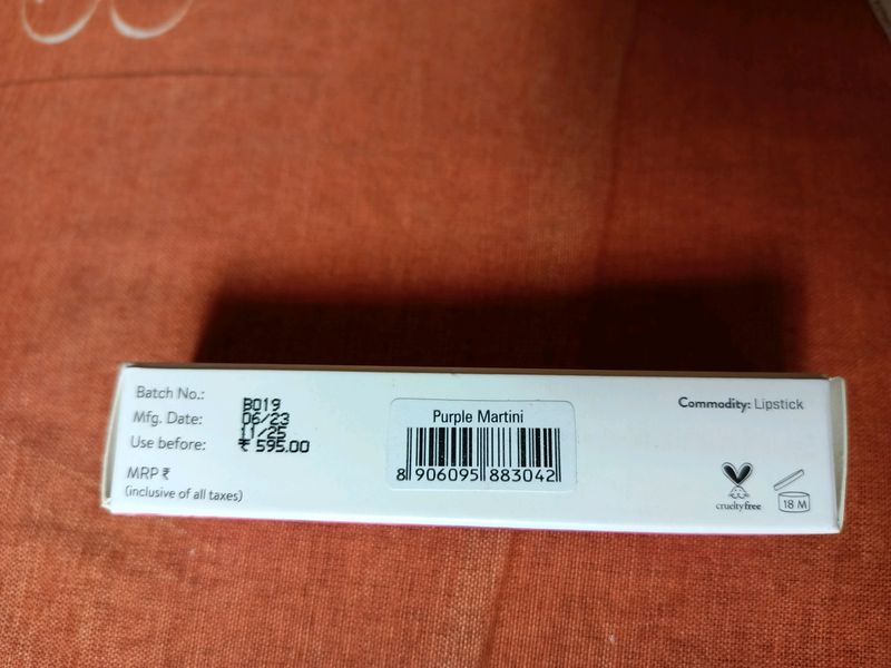 Myglamm LIT creamy Matte Lipstick