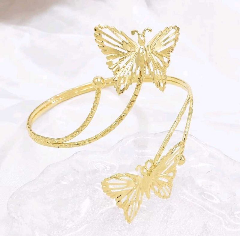 Elegant Gold Butterfly Arm Bracelet