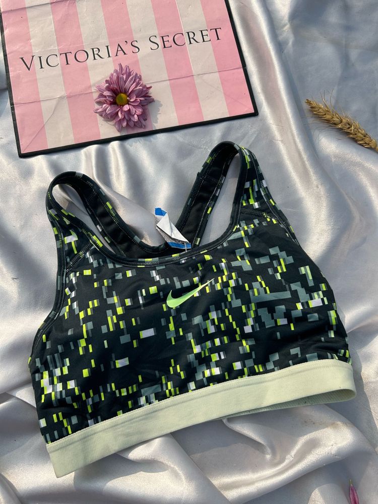 Nike Sports Bra - Stylish &amp; Supportive