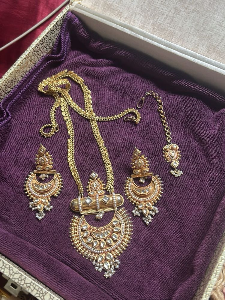 2gram gold &amp; kundan &amp; geru  polish &amp; a