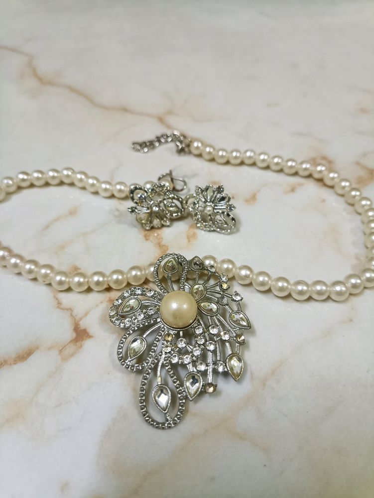 Beautiful White Pear Fairy Necklace Set