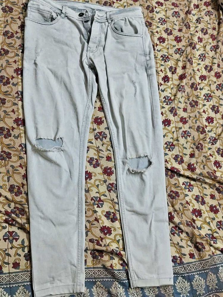 Light Wash Ripped Skinny Fit Jean