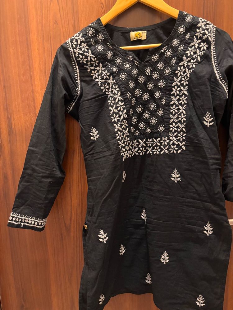 Elegant Black Embroidered Kurta