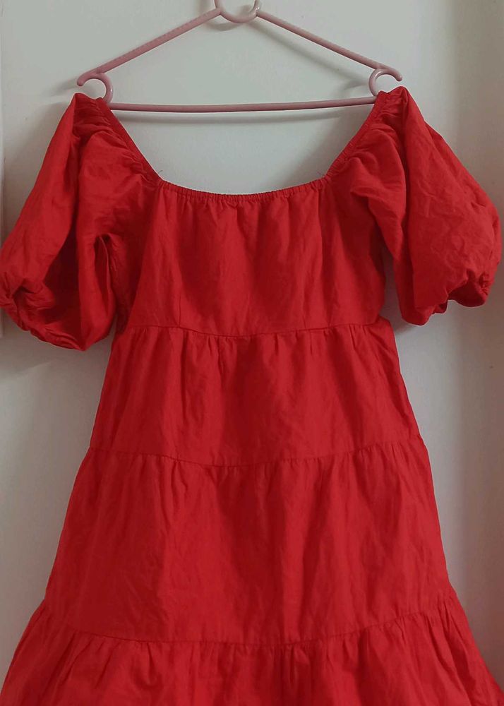 Chic Red Tiered Puff Sleeve Dress
