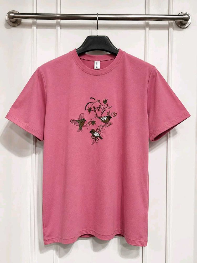 Pretty in Pink: Your Next Favorite Everyday Tee! �
