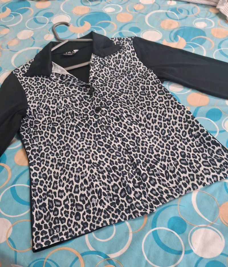 Stylish Leopard Print Button-Up Shirt
