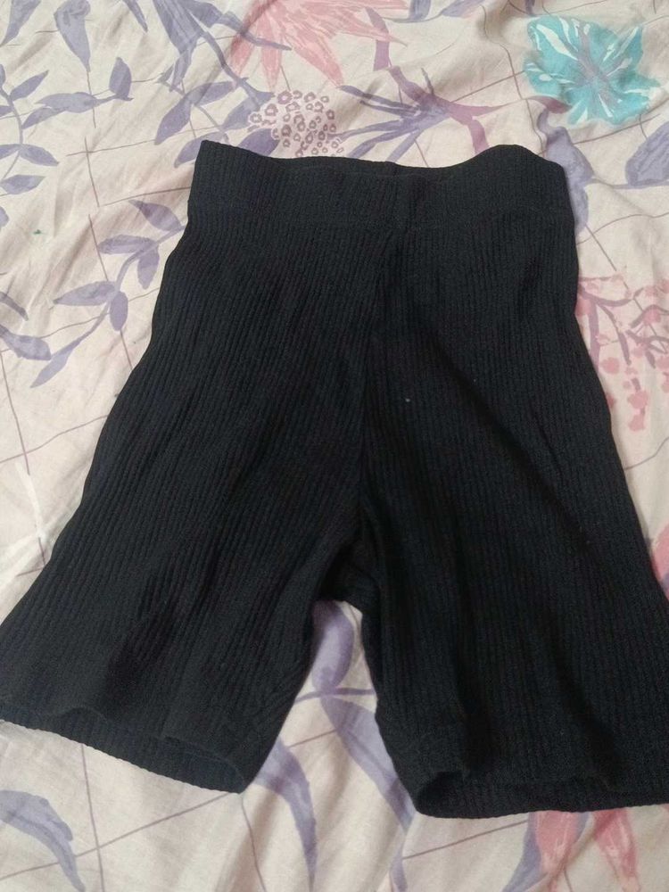 Ribbed Black Biker Shorts