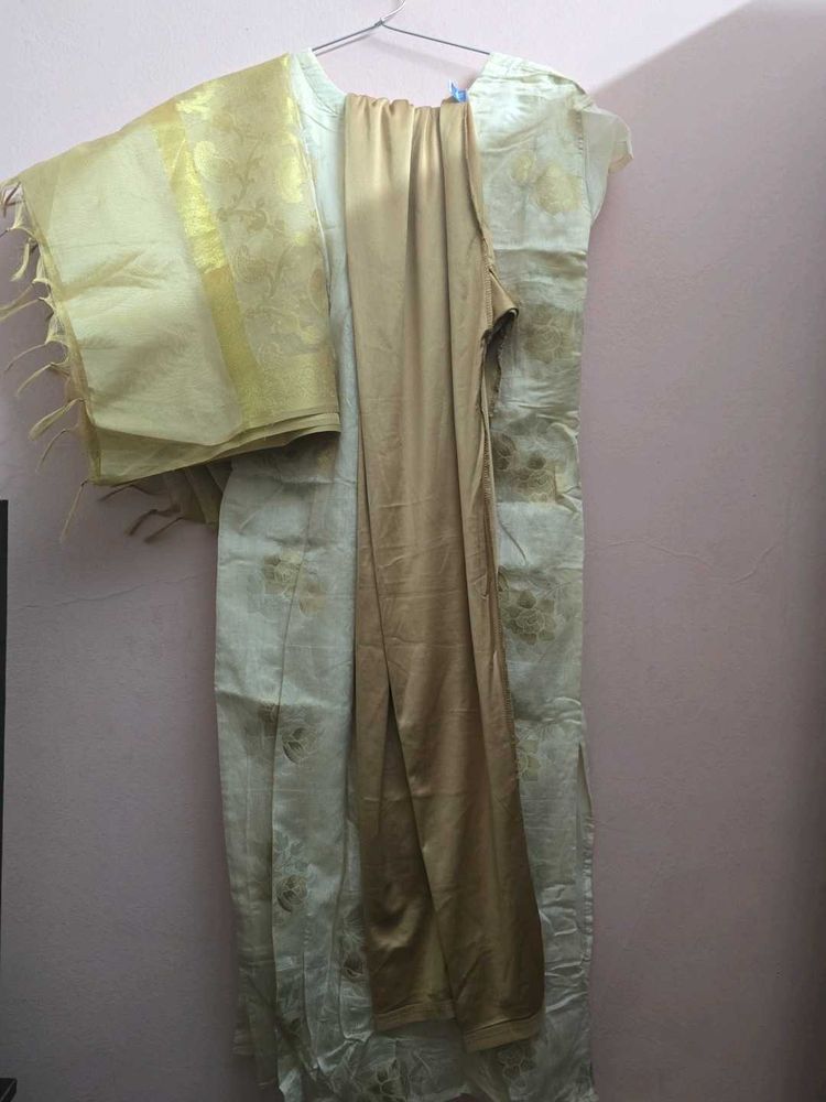 Elegant Cream &amp; Gold Brocade Salwar Kameez