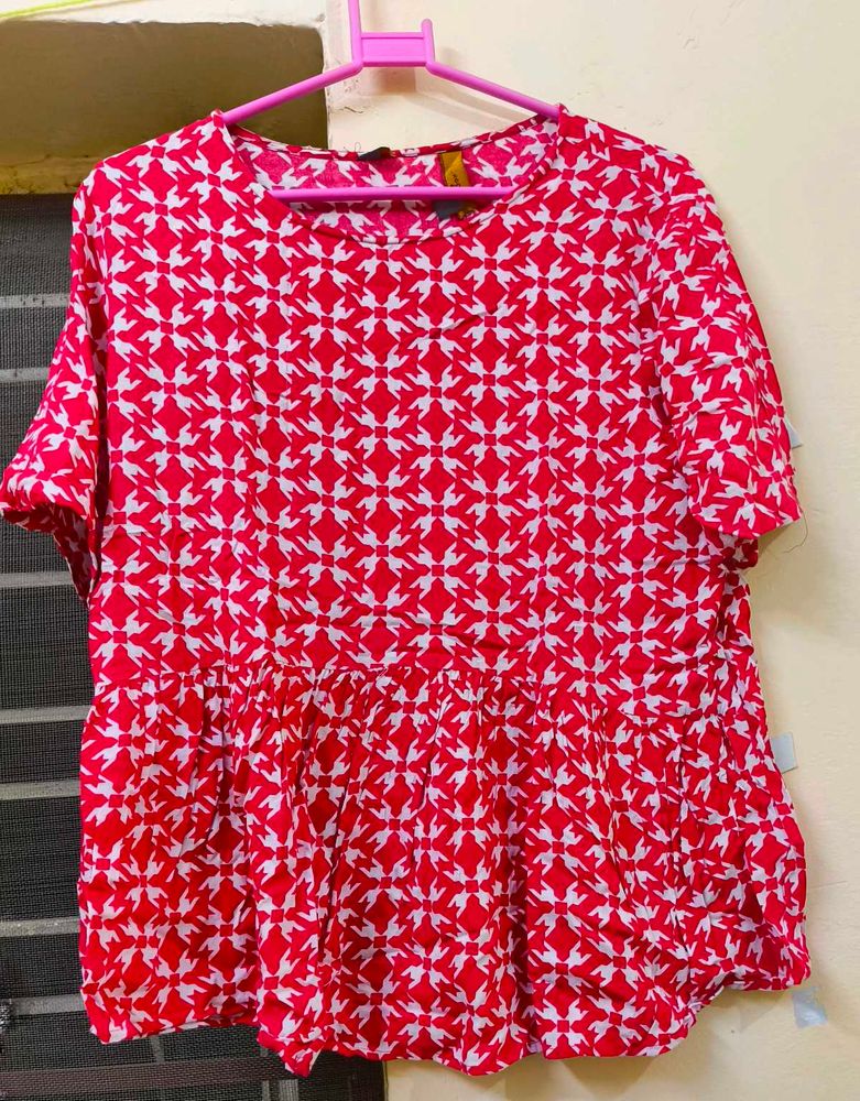 Red &amp; White Printed Top