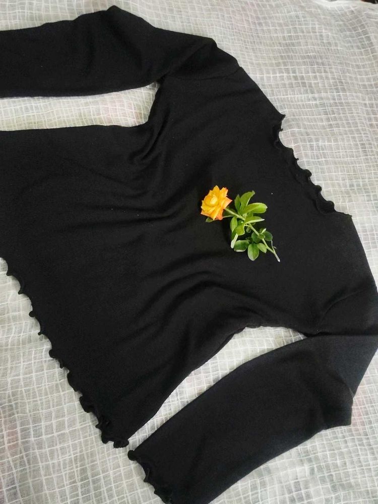 Black Ruffle-Trim Long Sleeve Top✨