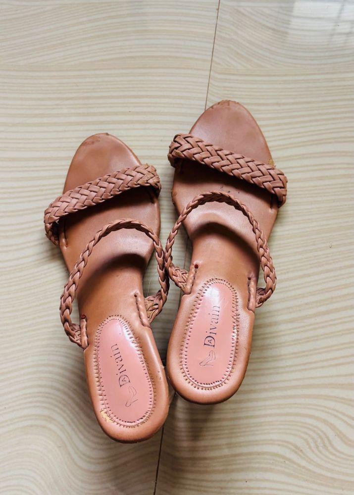 Stylish Braided Strap Flat Sandals