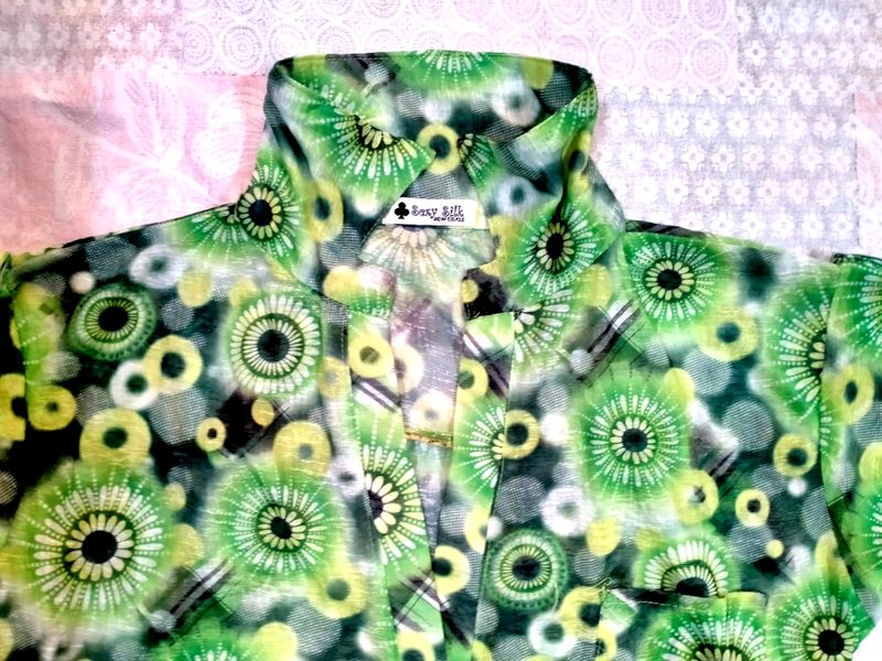 Brand New Floral Top With Green Inner