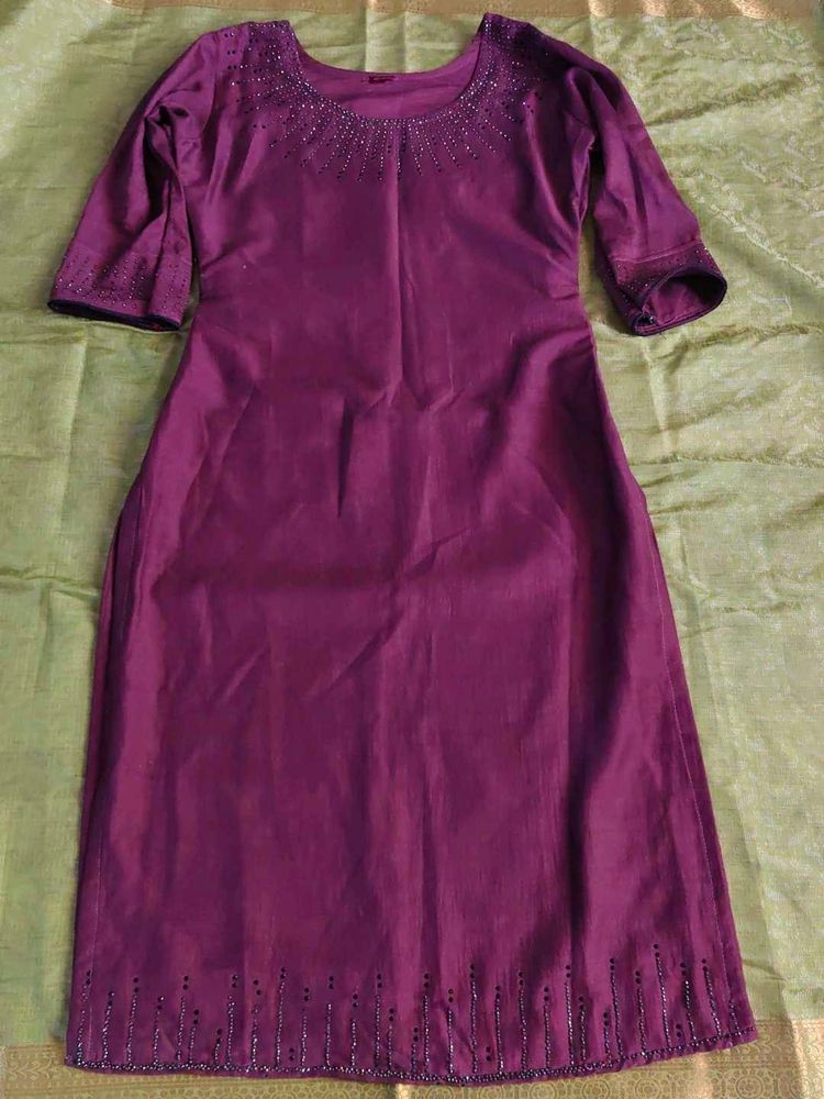 Elegant Embroidered Purple Kurta