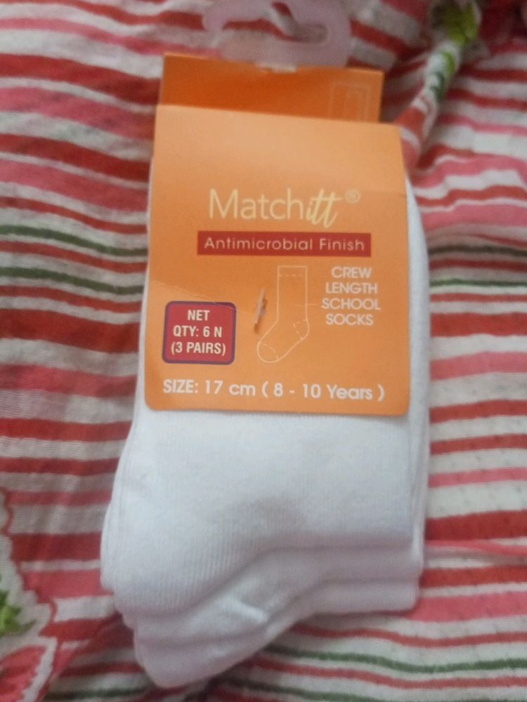8-10 Year School Socks New With Tag